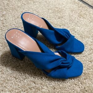 Royal Blue Block Heel Sandals 👠 Elegant Twisted Strap – Size 7